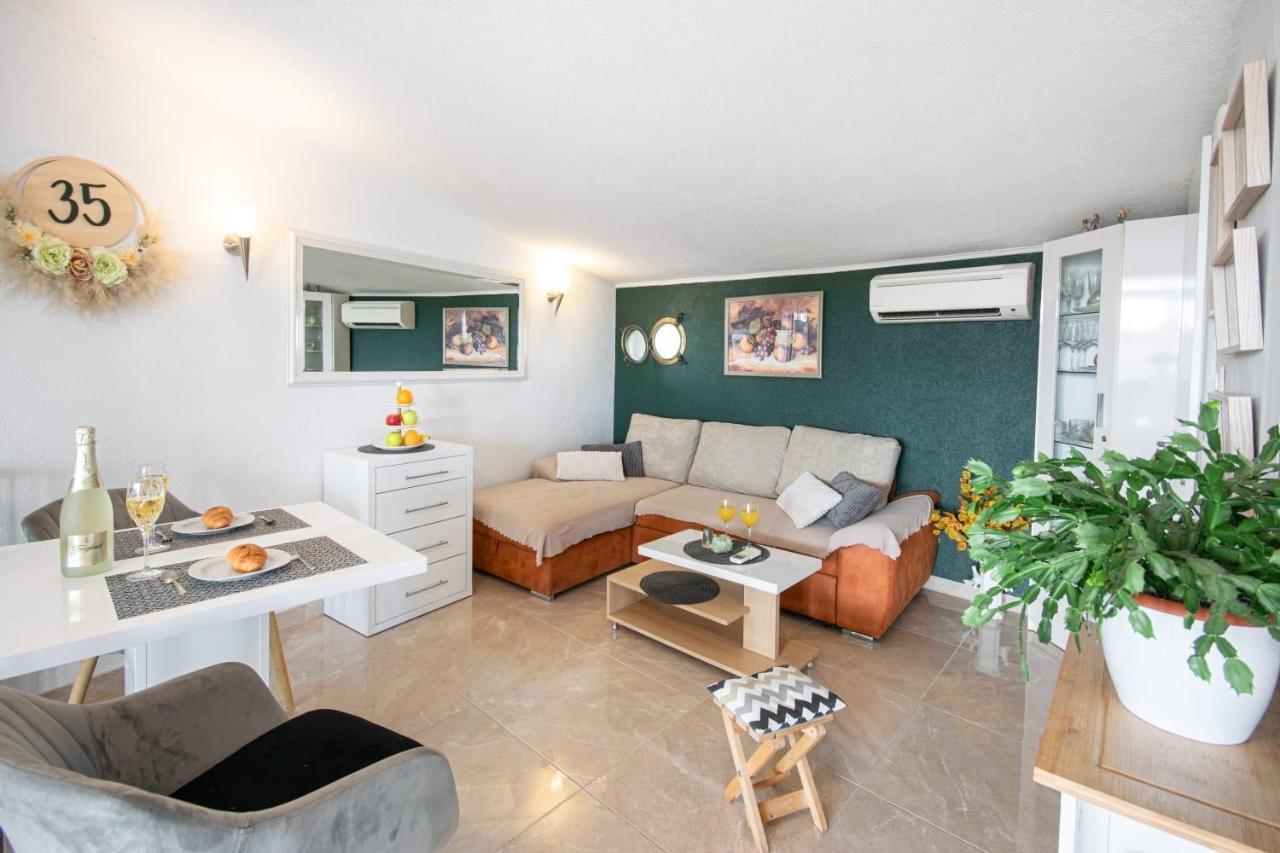 Holiday Home Nevera Makarska Eksteriør billede