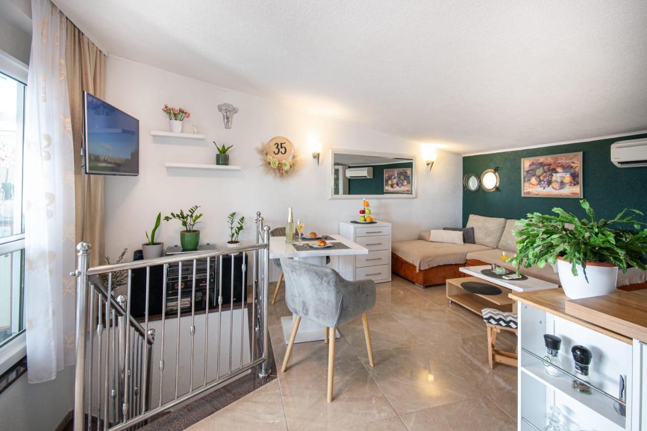 Holiday Home Nevera Makarska Eksteriør billede