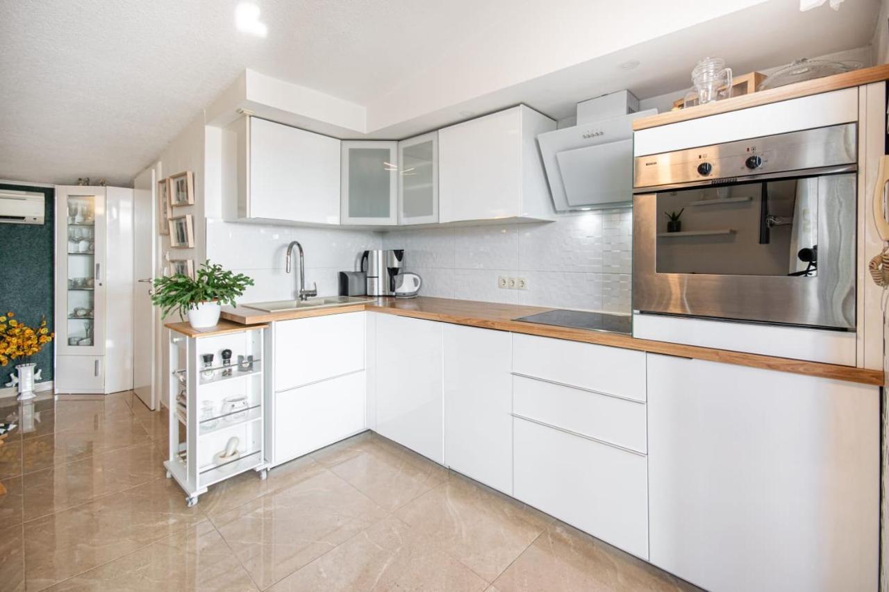 Holiday Home Nevera Makarska Eksteriør billede