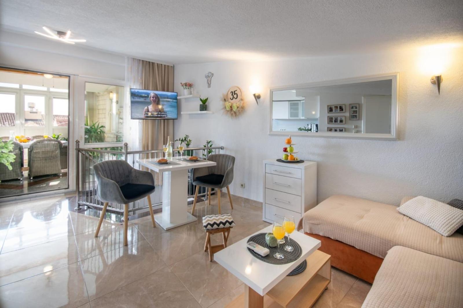 Holiday Home Nevera Makarska Eksteriør billede