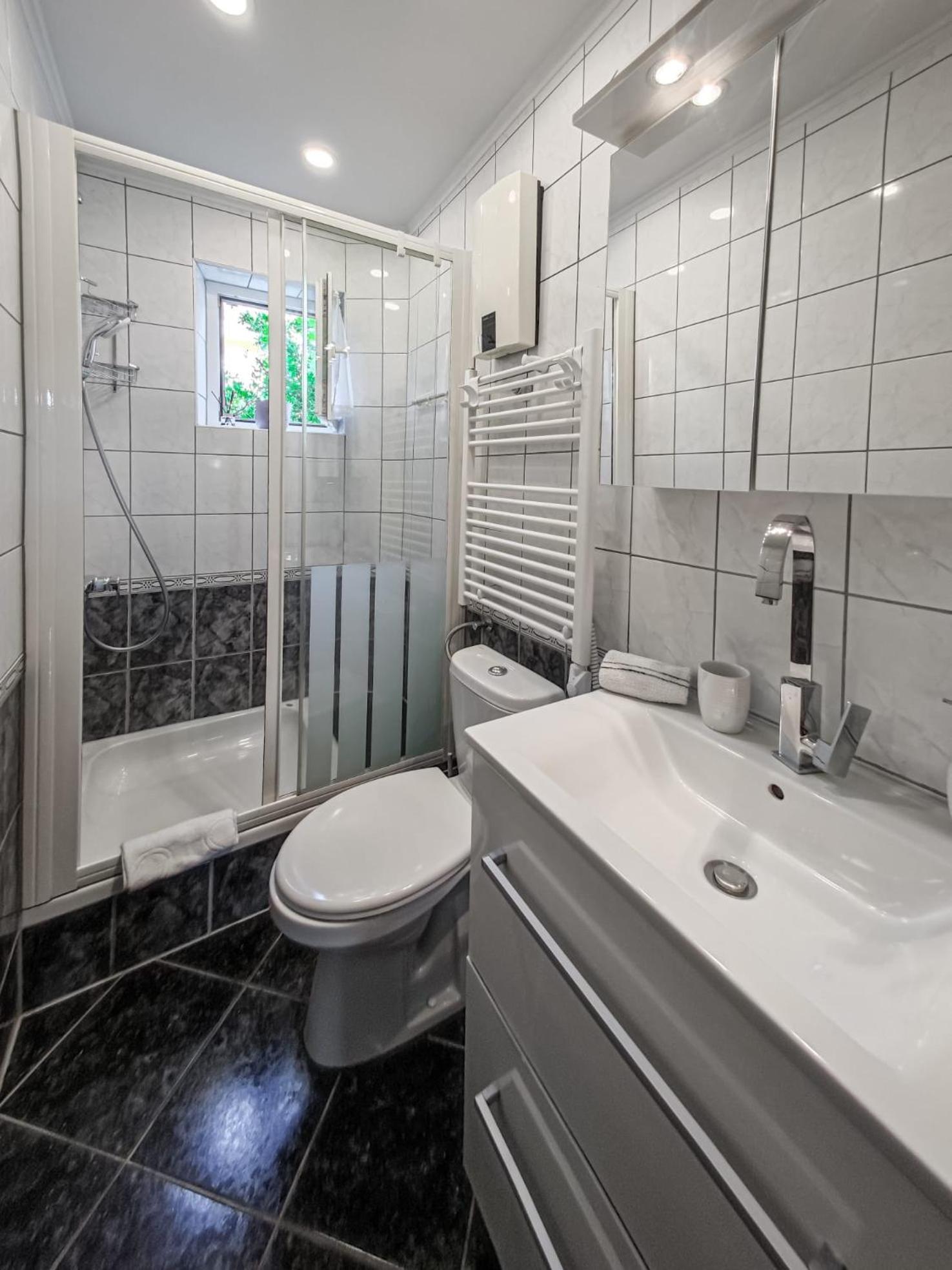 Holiday Home Nevera Makarska Eksteriør billede