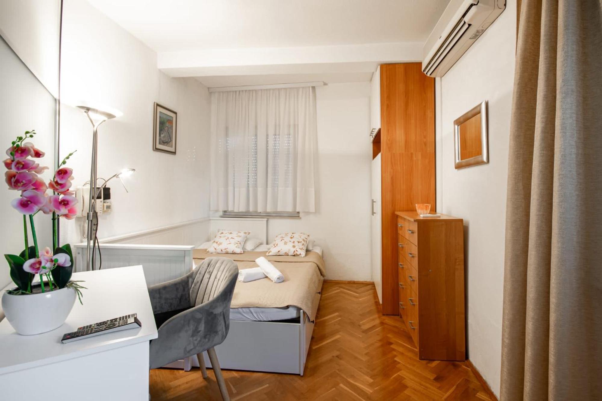 Holiday Home Nevera Makarska Eksteriør billede