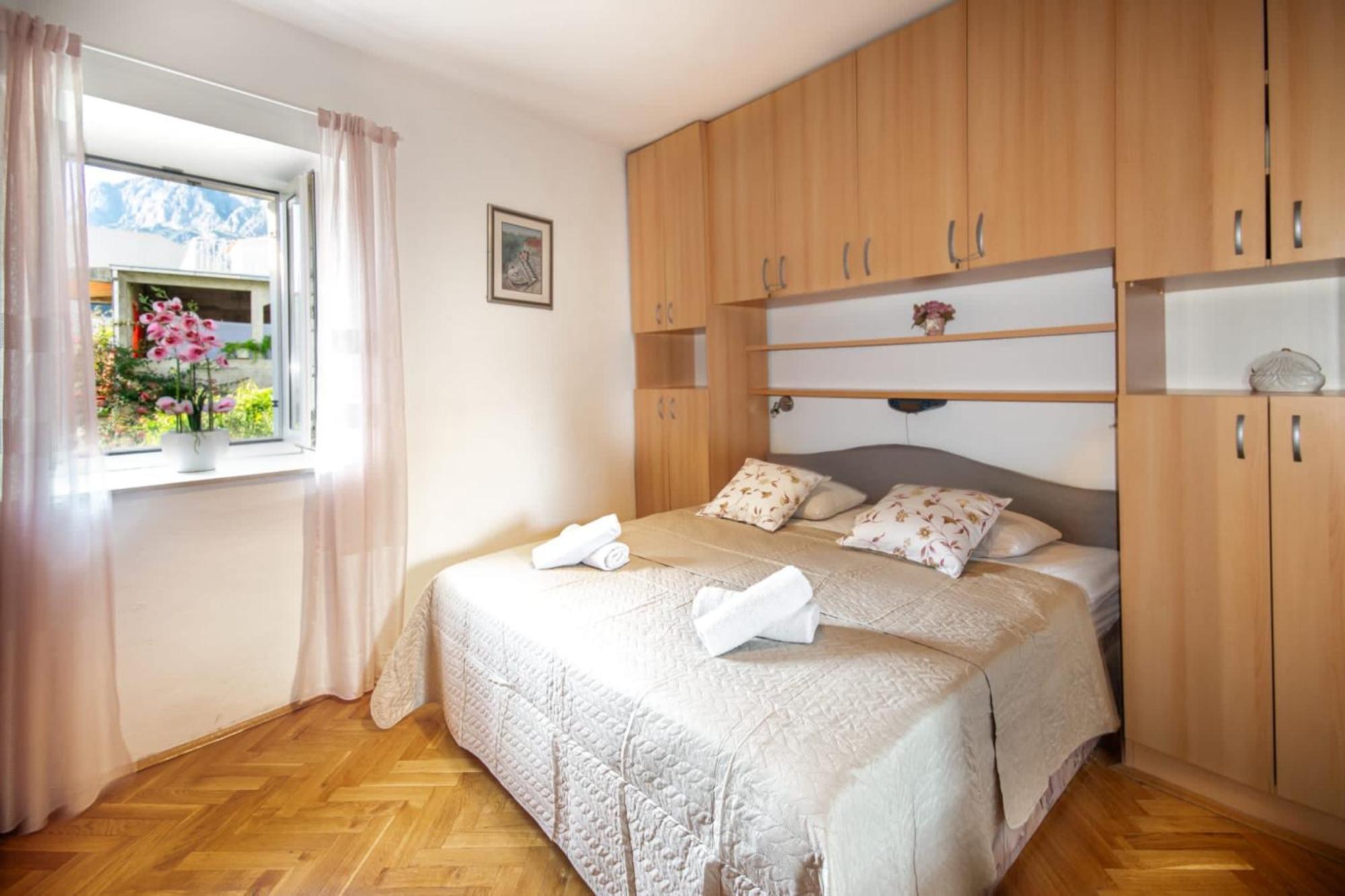 Holiday Home Nevera Makarska Eksteriør billede