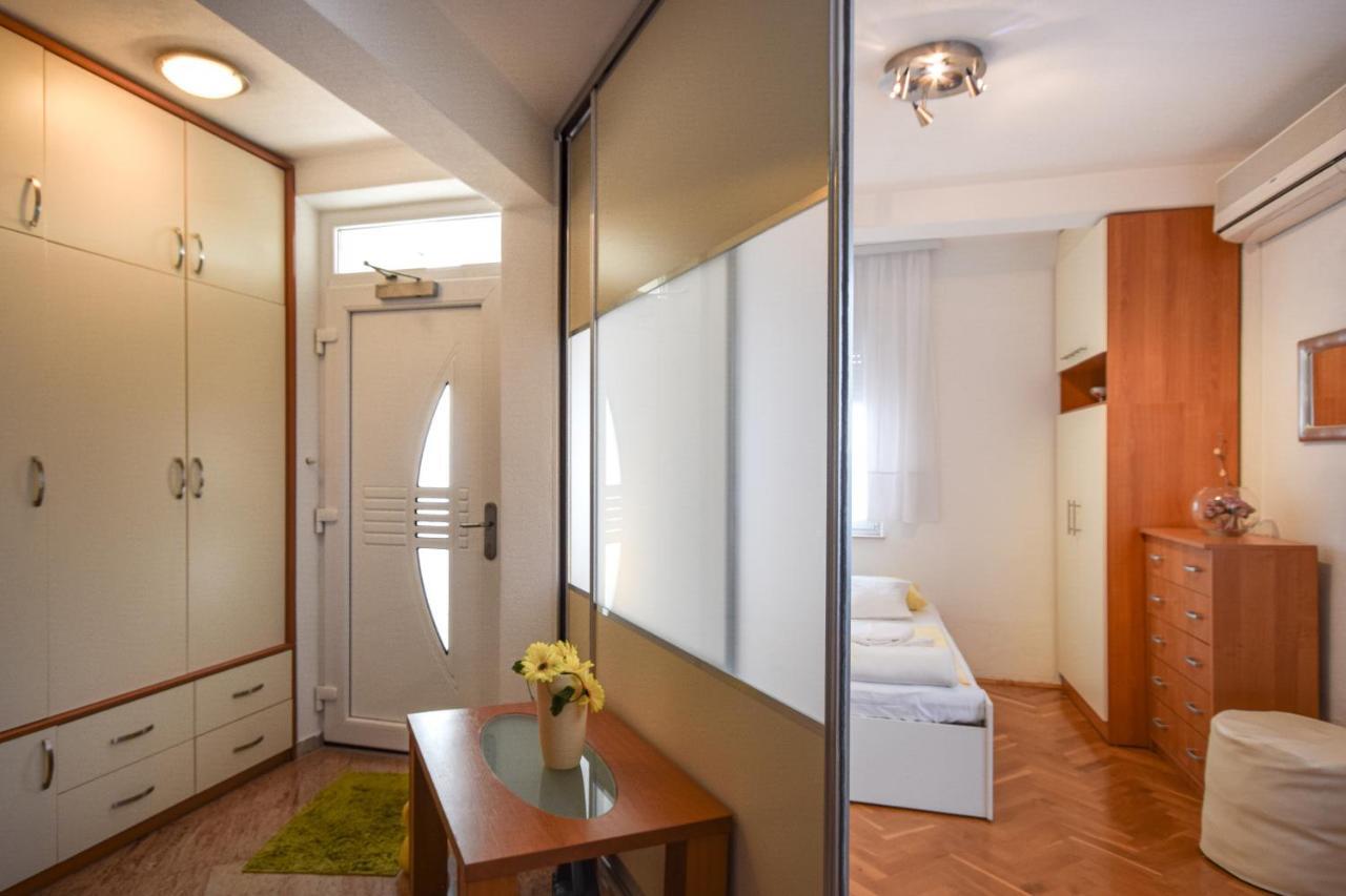 Holiday Home Nevera Makarska Eksteriør billede